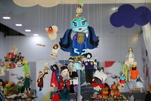 جشنواره «عروسک امید» در باغ کتاب برپا شد