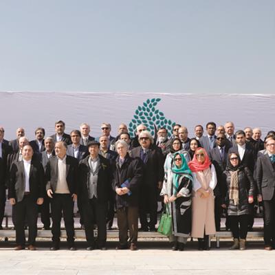 آئین کاشت درخت « صلح و دوستی » با حضور شهردار تهران در باغ کتاب تهران